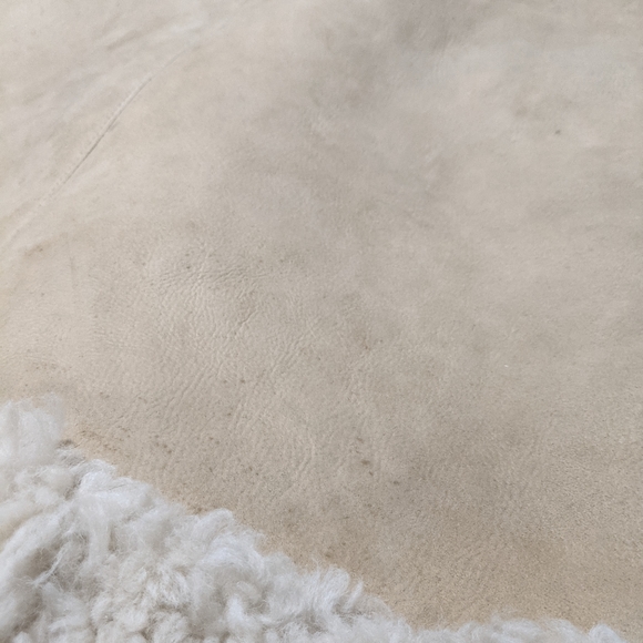 CHARITY FUNDRAISER - Authentic lambskin women's coat size small / medium - Picture 14 of 17